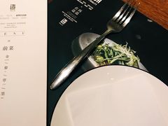 餐具摆设-造精酿餐厅