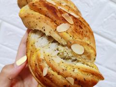 大吉岭红茶杏仁奶酥-风车面包