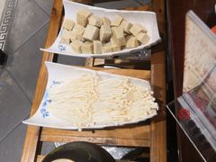-亿诣蝎府炸酱面羊蝎子火锅(酷车小镇店)