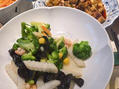 春色满园-大鸭梨烤鸭(望京店)