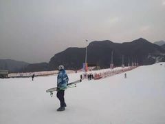 -荣盛康旅野三坡滑雪场