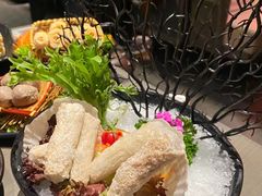 -湊湊火锅·茶憩(杭州湖滨银泰in77店)