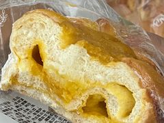 咸蛋沙沙面包-红宝石·鲜奶小方·海派西点房(控江店)