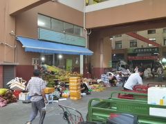 -三亚新鸿港水果一级批发市场