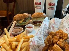 -The Habit Burger Grill 哈比特汉堡(世博店)