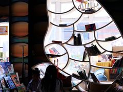 -钟书阁(松江泰晤士小镇店)