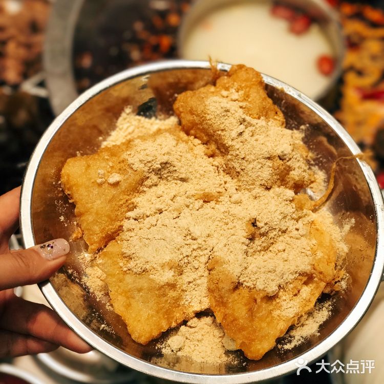 我在人广排队吃电台巷,你呢?