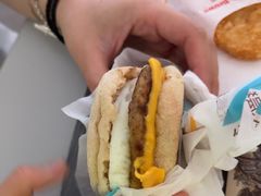 -麦当劳(上海虹桥站30B检票口楼上)