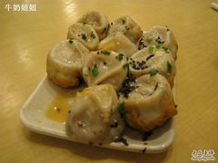饱满的生煎-咬不得高祖生煎·简餐(高银街店)