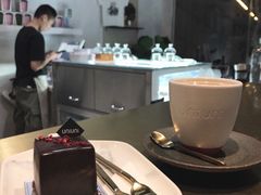 -UNI UNI(环亚凯瑟琳店)