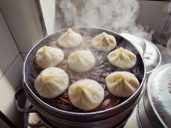 汤包-老字号眼镜子煎包汤包店