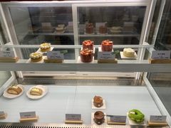 面包甜点陈列柜-Ten Olives甜点