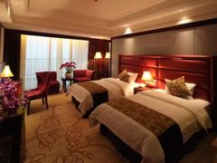 -金孔雀温泉旅游度假村