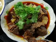 红烧牛肉-梯坎豆花