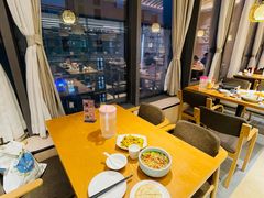 靠窗位-秦香阁·西北家常菜(徐汇日月光中心店)