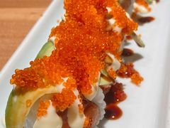 牛油果三文鱼寿司-初居食屋日式料理(万象城购物中心店)
