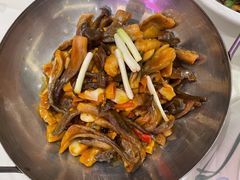 干锅鹿茸菌-云庭汇·粤菜海鲜(东盟盛天地店)