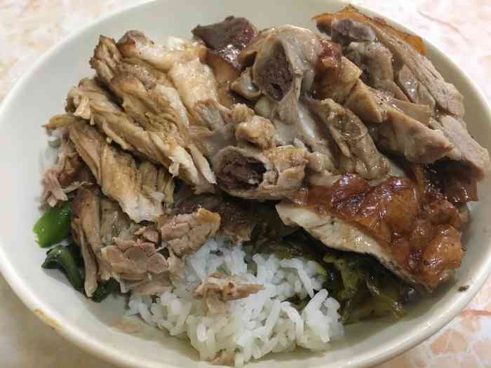 正宗隆江猪脚饭(黄村西路店)-"这是一家快餐店,但是味道深得我喜爱,第