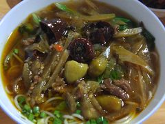 酸菜肉丝米线-越洋肖氏老米线(杨家坪店)