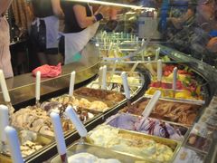-Gelateria Dondoli