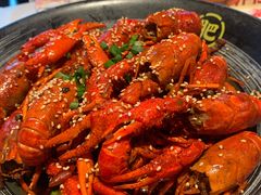 -肥肥虾庄·金牌油焖大虾(汉街SKP店)