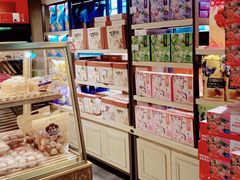 面包甜点陈列柜-昆明冠生园·蛋糕·面包(南强街店)