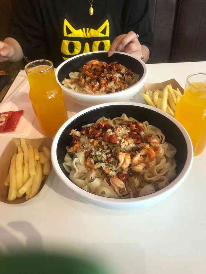 虾小士(秦皇岛茂业天地店)-"第一次来虾小士吃饭,感觉上餐速度快,菜品