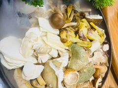 -一朵菌·野生菌探索家火锅(南亚店)