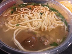 -亮亮面馆(经六路店)