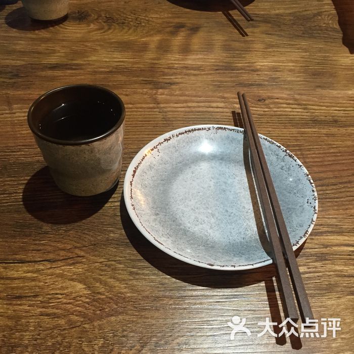 851啤酒屋海鮮燒烤餐具擺設圖片-北京燒烤-大眾點評網