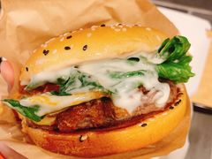 金尊肉酱厚牛堡-麦当劳(河北唐山光明路餐厅)