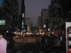 -六合夜市
