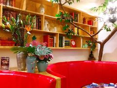 卡座-樾餐厅泰式海鲜火锅(民歌湖店)
