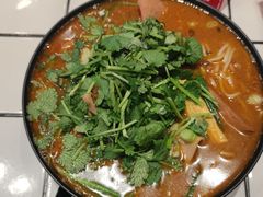 招牌炸酱小锅米线-肥汁米蘭香港米线(长宁来福士店)