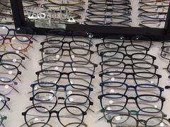 -罗伯特眼镜·蔡司官方授权(罗湖国贸店)