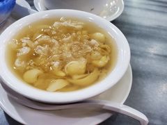 雪梨雪耳糖水-黄师奶甜品店