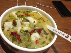 -渝是乎酸菜鱼(龙旗购物中心店)