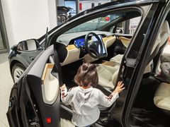 -TESLA 特斯拉(上海太古汇体验店)