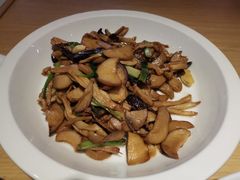 菌菇-关东小磨东北菜(上海长风大悦城店)