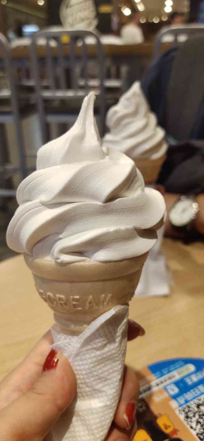 打分 汉堡王的冰淇淋,口感香醇,价格也很美丽,值得推荐.