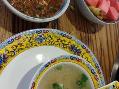 -毛辣果·贵州红酸汤牛肉火锅(西单店)