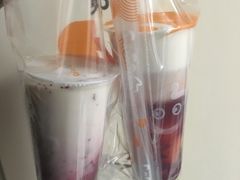 草莓酸奶-CoCo都可(蓝村店)