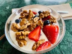 野莓核桃蜂蜜希腊酸奶-The Rug Cafe(王府中环店)