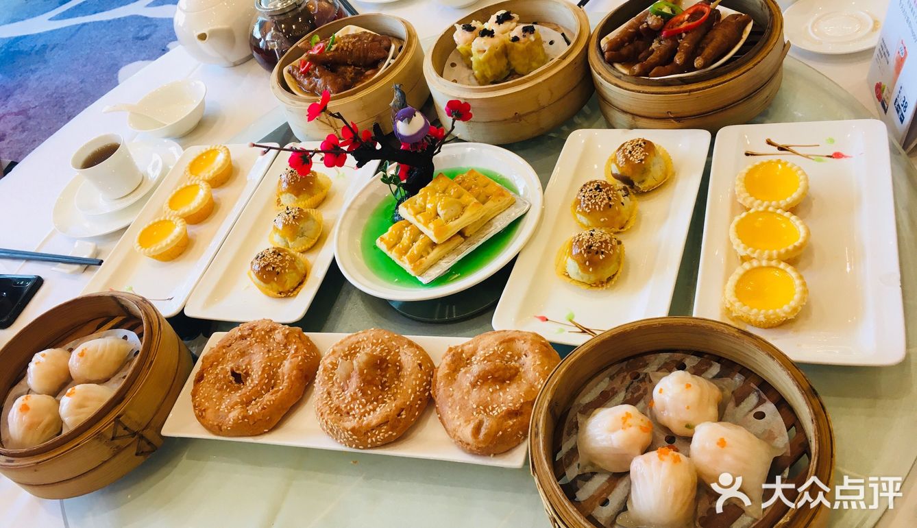 特色大餐包差不多每桌都点，特价
