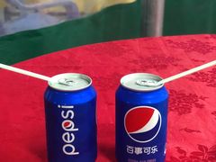 灌装可乐-惠兴潮州海鲜砂锅粥