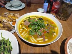 -头上红煨盐鸡乡村食府