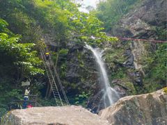 -安吉龙王山峡谷漂流