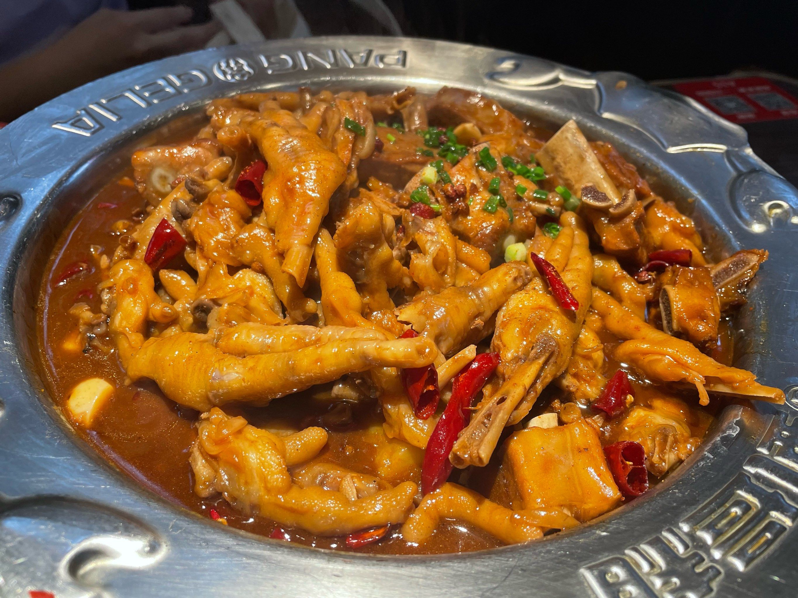 0元玩转这座城 胖哥俩的鸡爪煲是真的无