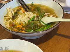 酸辣鸡汤米线-王春春鸡汤饭(成都城西优品道店)