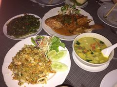 -Dash Teak House